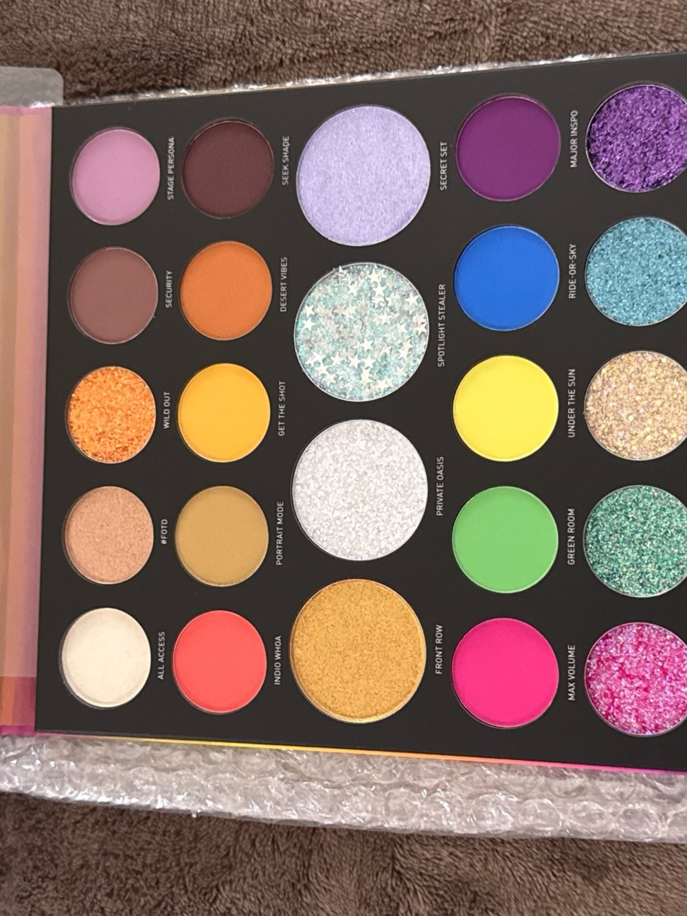 *Rare* Morphe Vibrant Multi-Color Eyeshadow Palette – Assorted Bright Shades